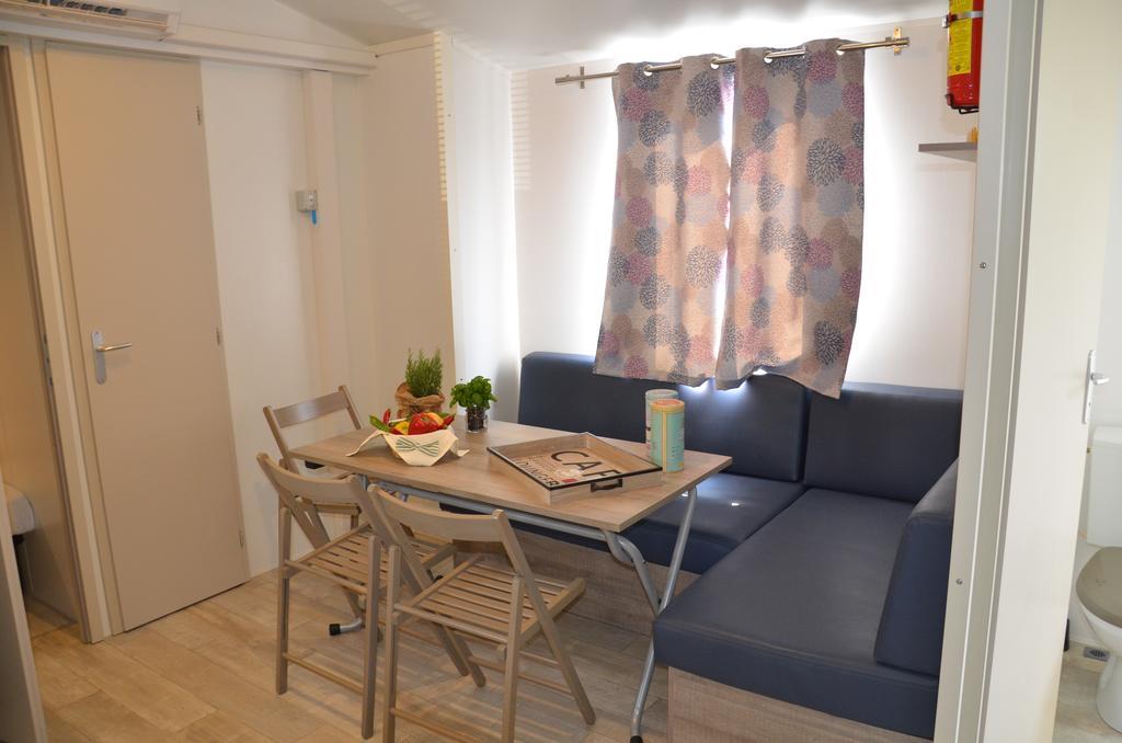Happy Camp Mobile Homes In Camping Park Umag Karigador Ngoại thất bức ảnh